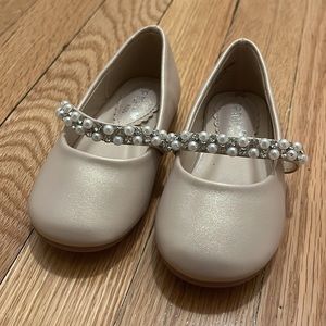 Adorable baby shoes 😍😍